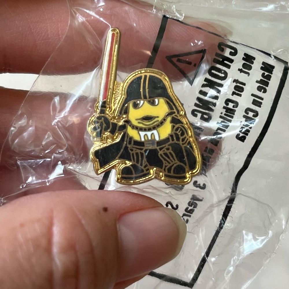 M&M’s Star Wars Pin | Darth Vader | Mars | Vintage